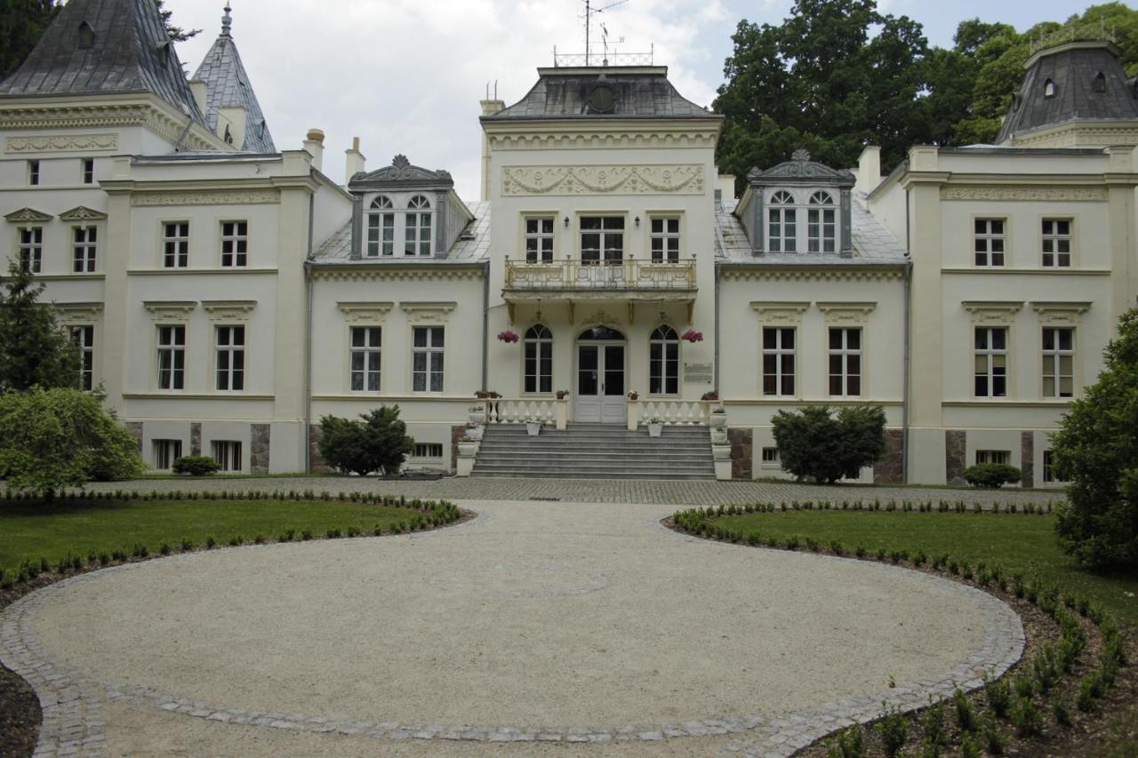 Palac W Nosowie Nosowo Exterior photo